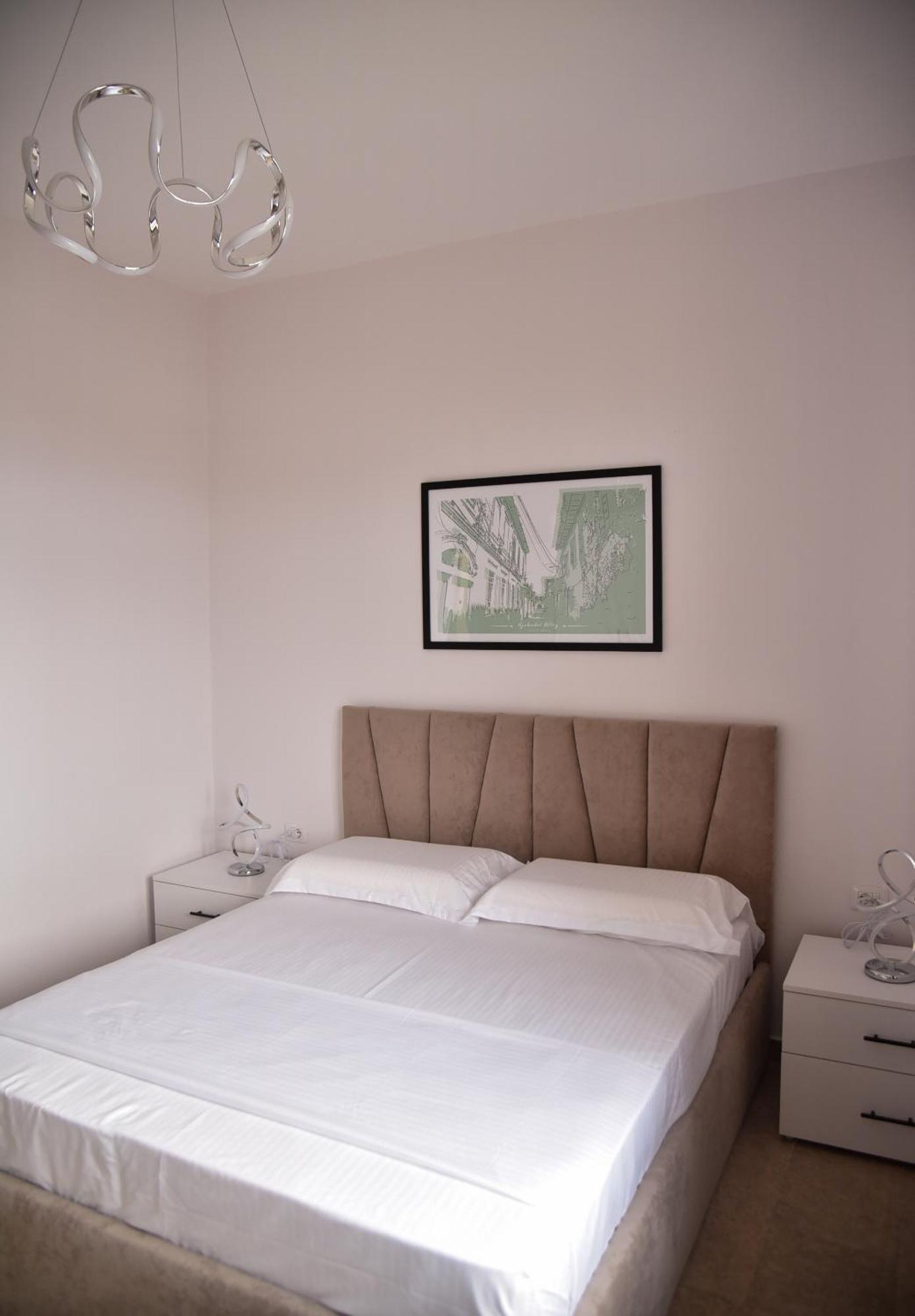 City Center Inn Shkoder Exterior photo